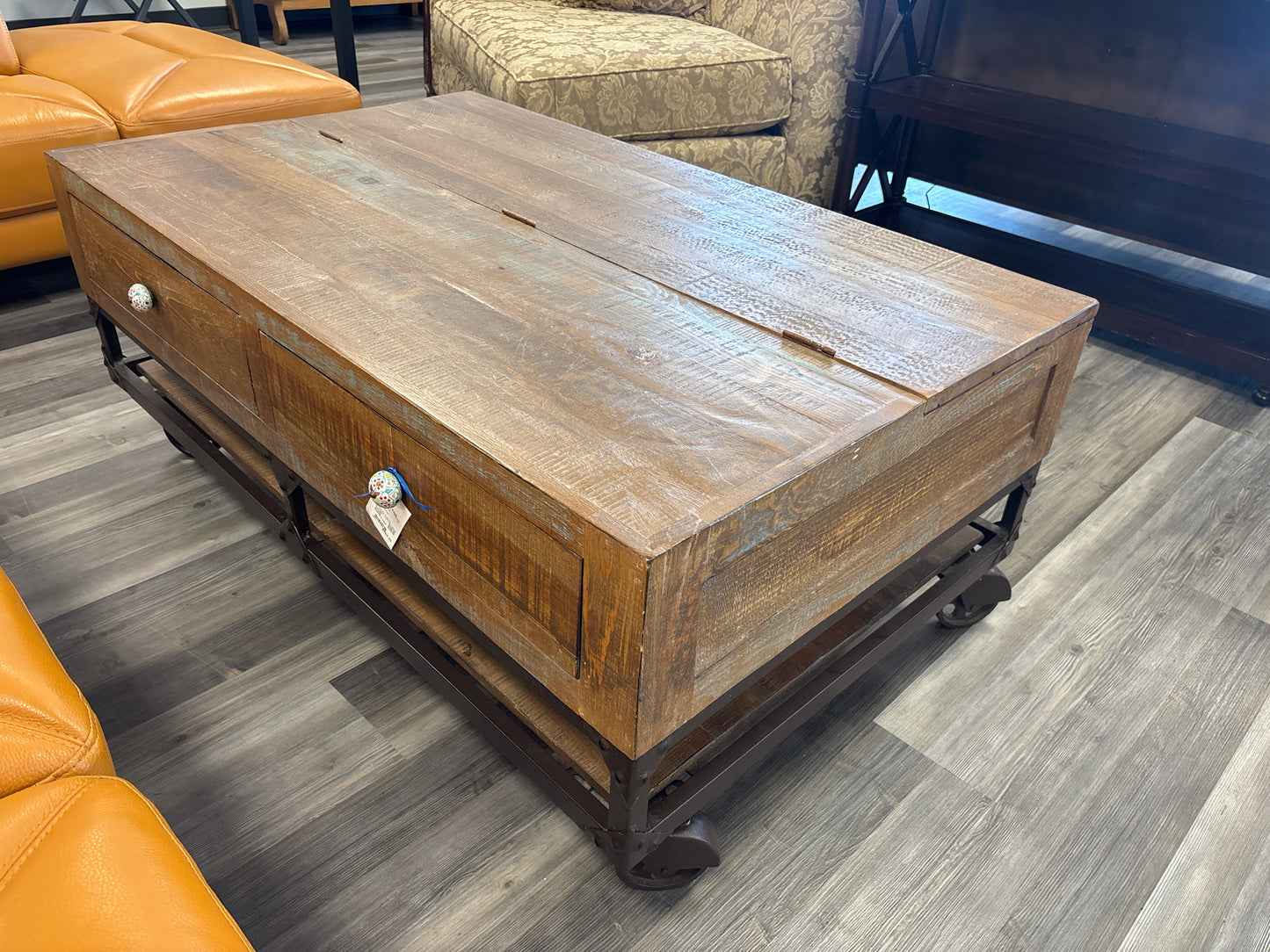 COFFEE TABLE