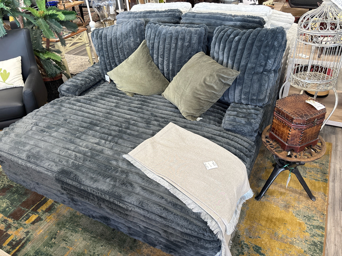 CHAISE