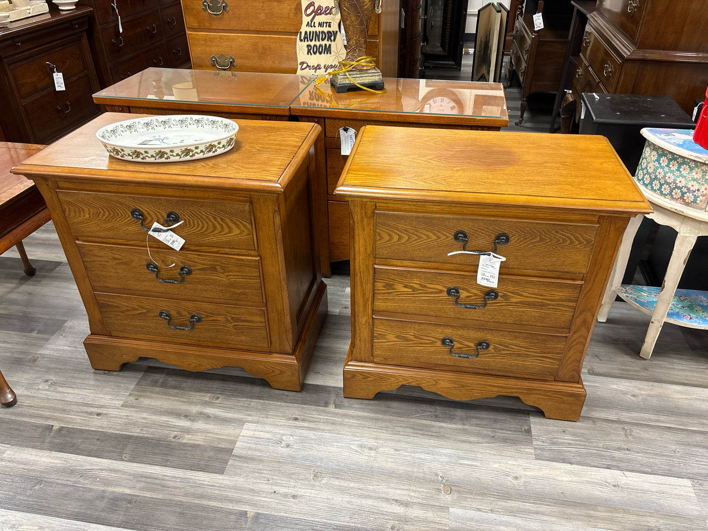 NIGHTSTANDS