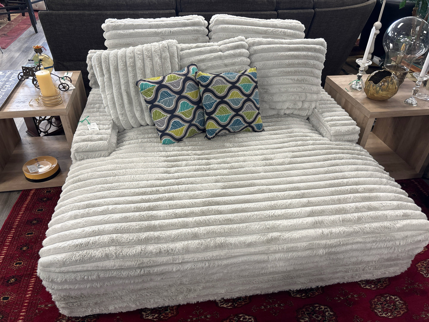 CHAISE