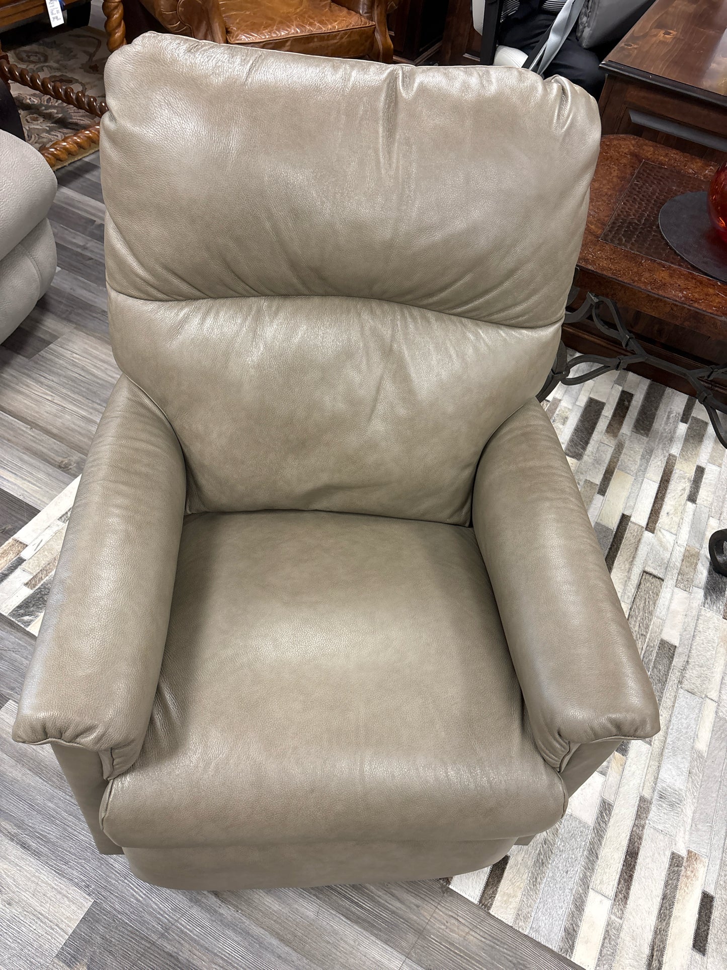 RECLINER