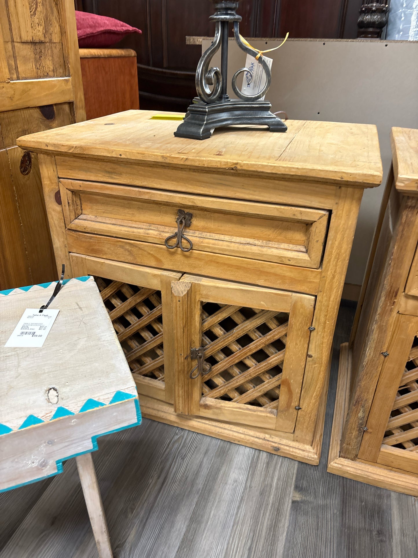 NIGHTSTANDS