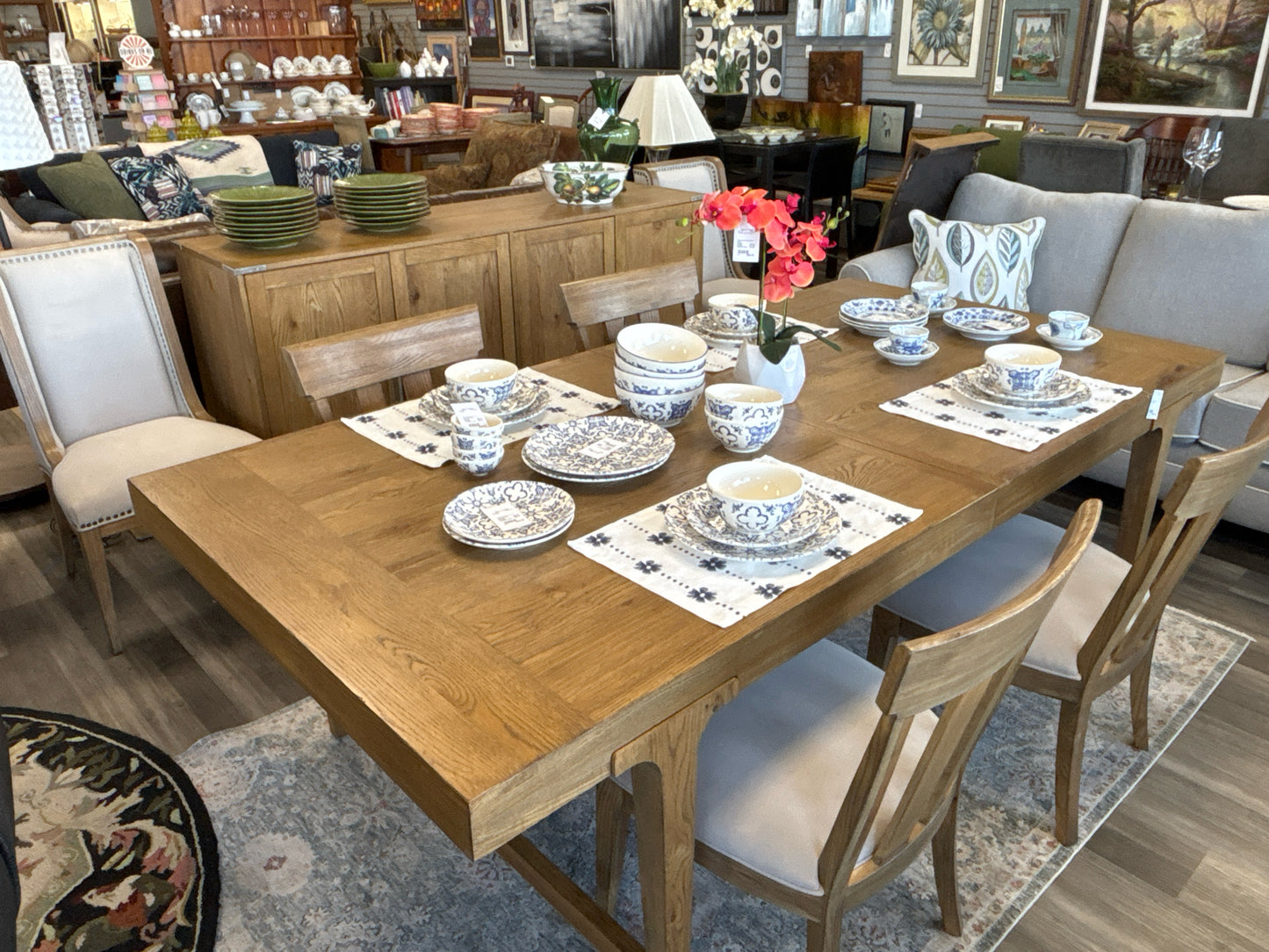 TABLE/CHAIRS
