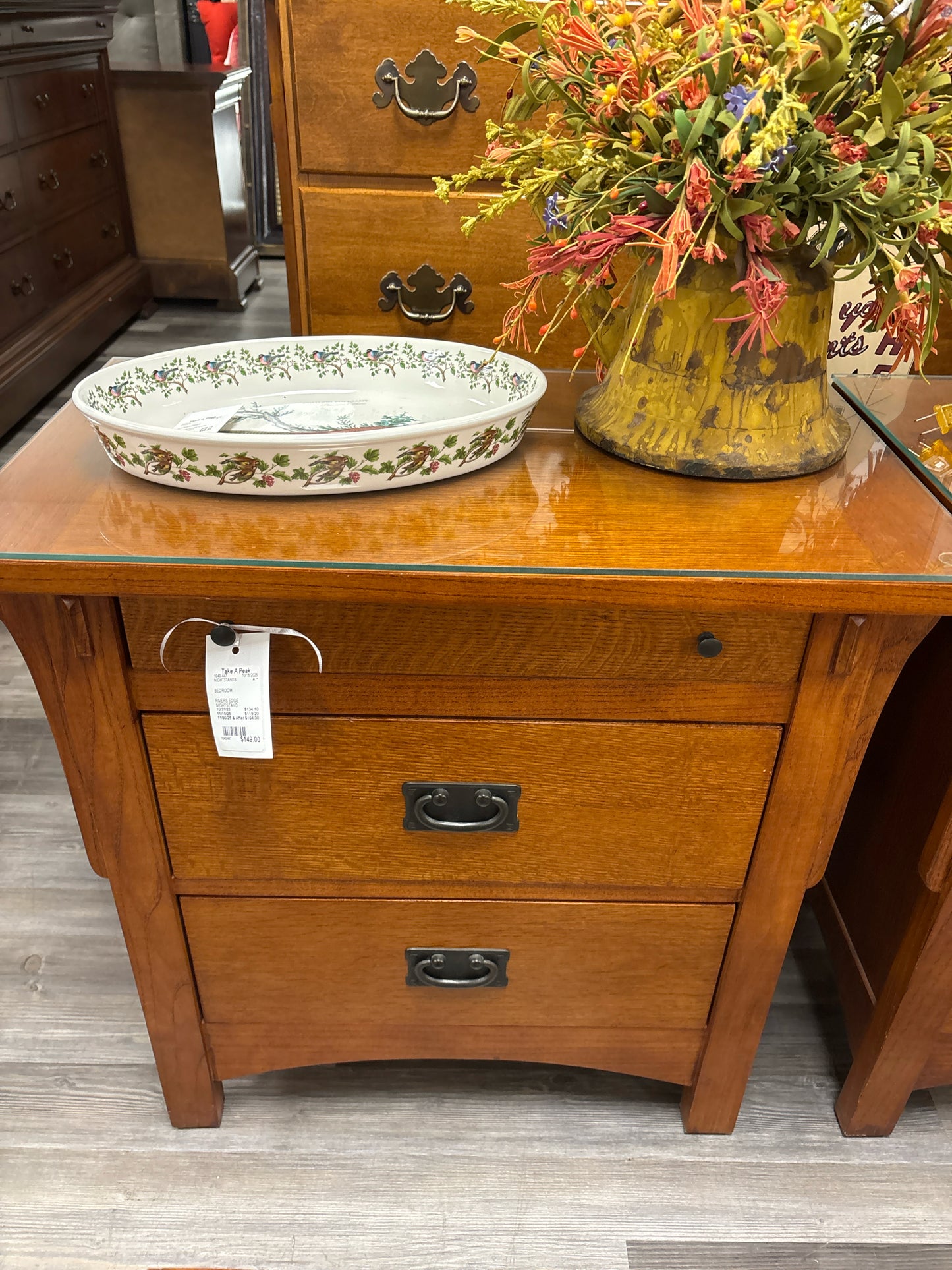 NIGHTSTANDS