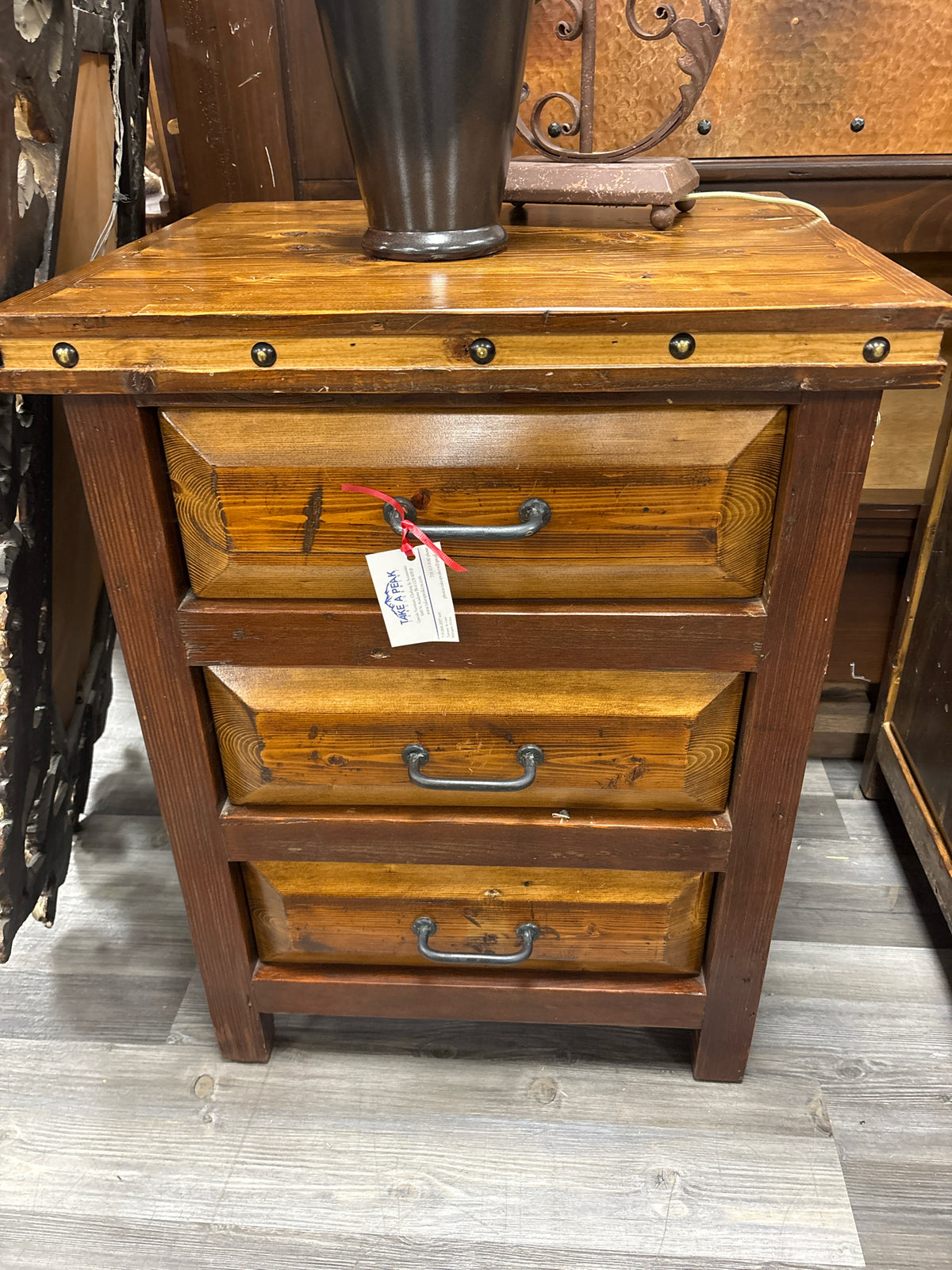 NIGHTSTANDS