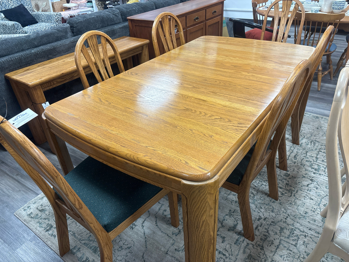 TABLE/CHAIRS