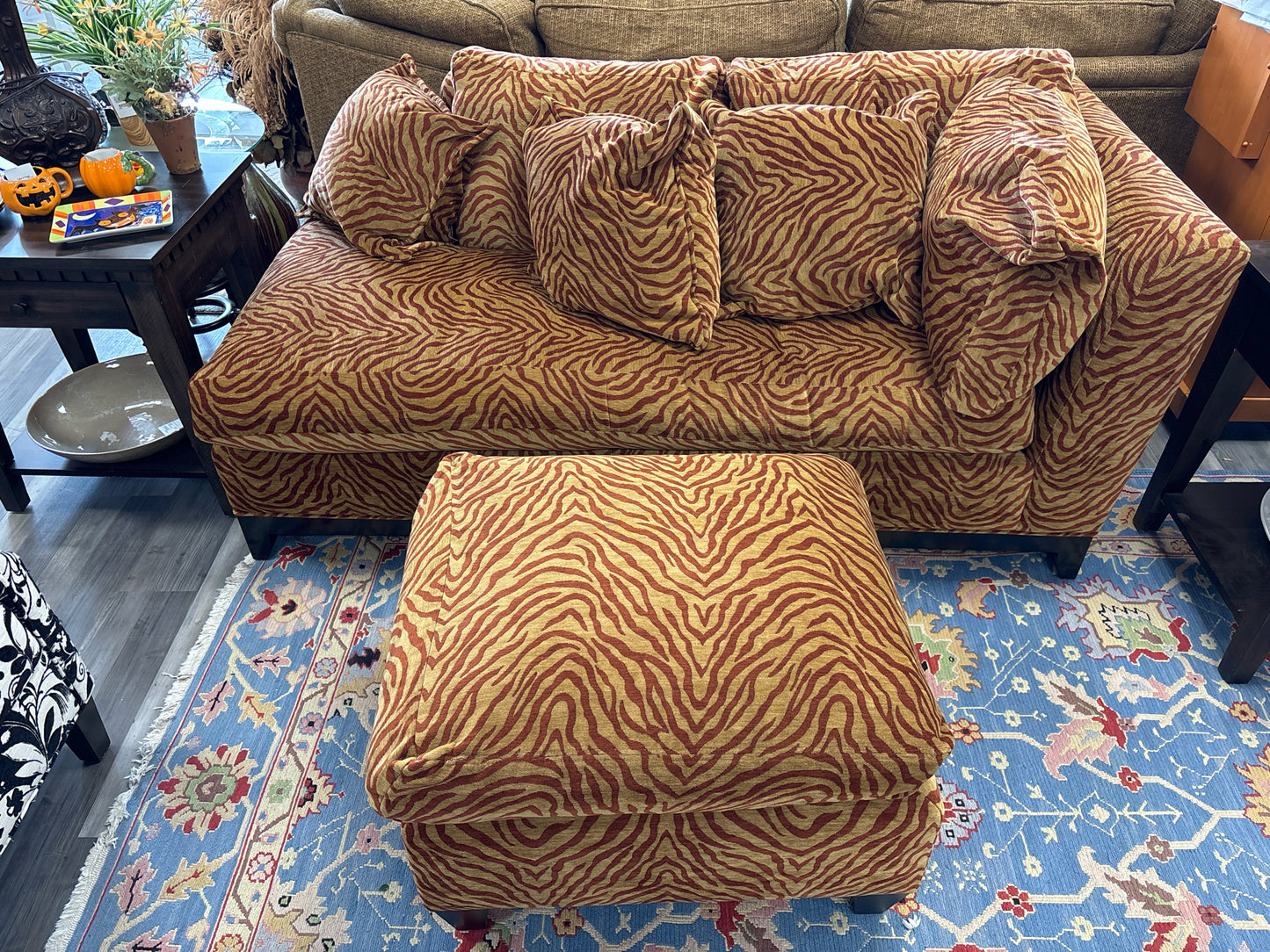 CHAISE