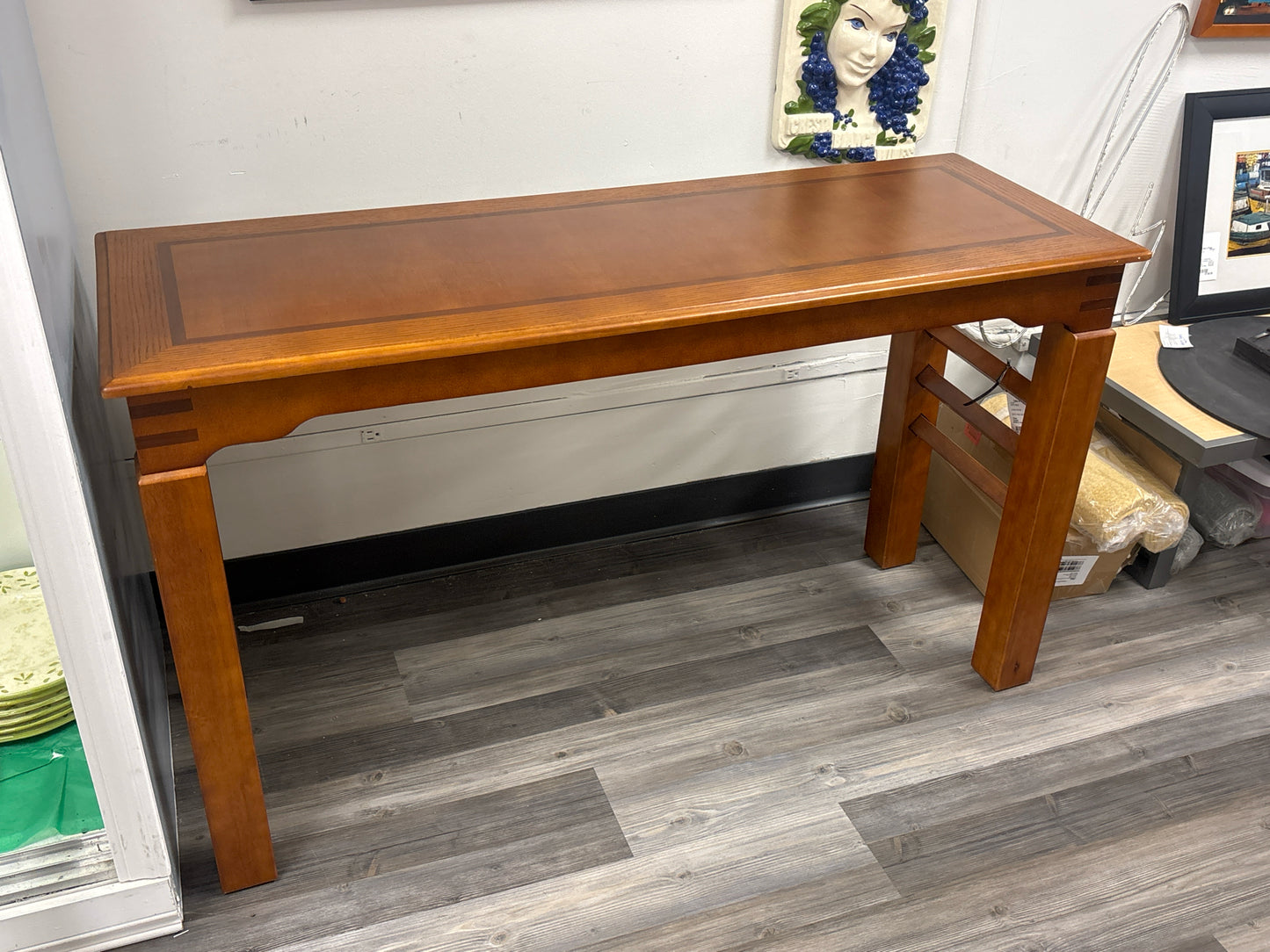 SOFA TABLE