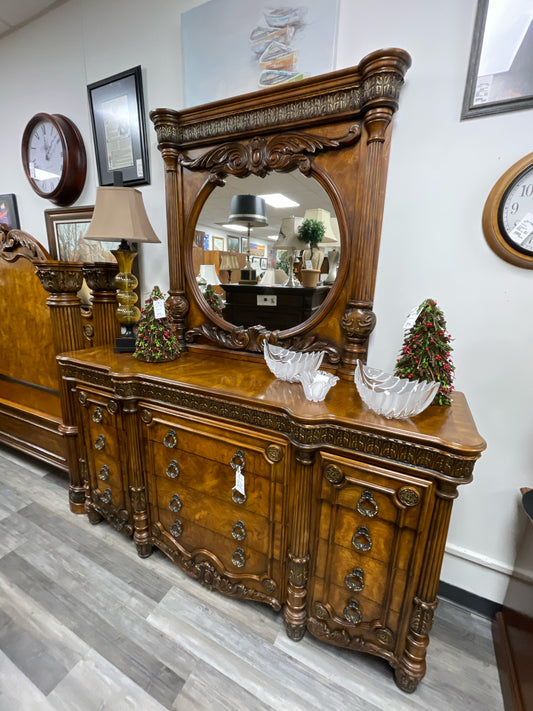 DRESSER WITH MIRROR