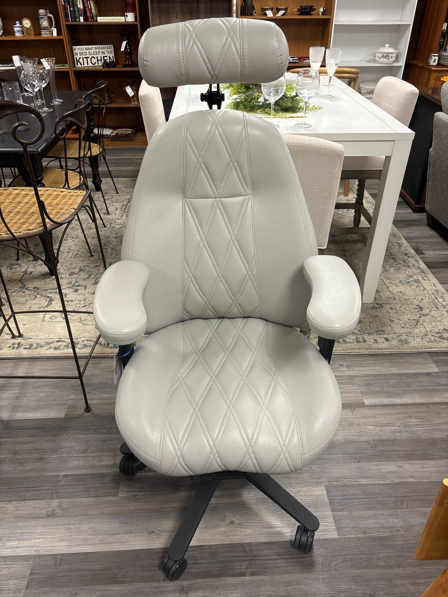 OFFICE CHAIR