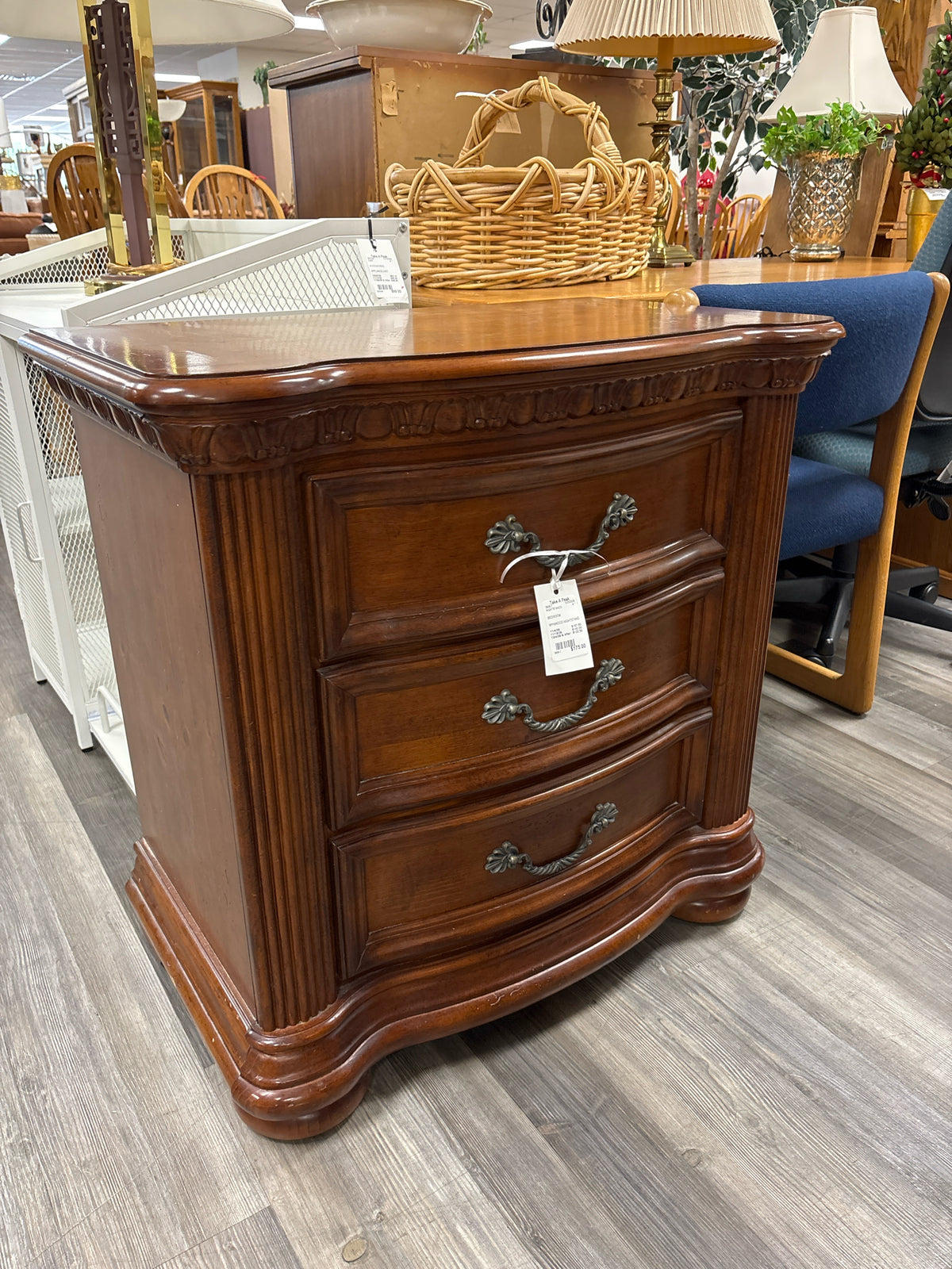 NIGHTSTANDS