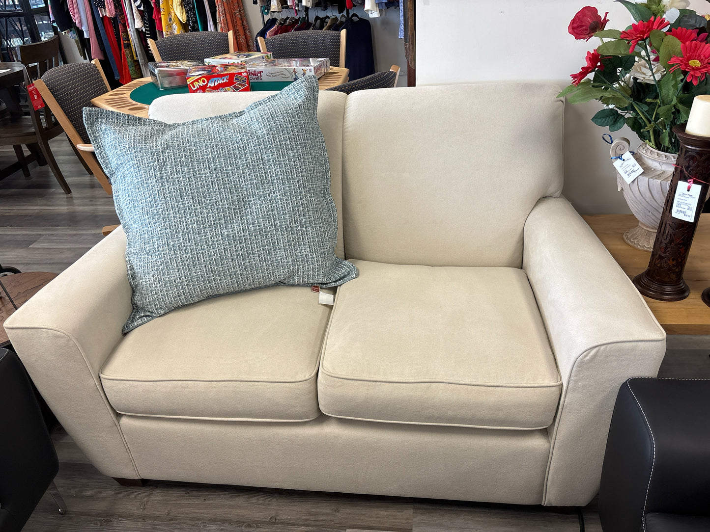LOVESEAT