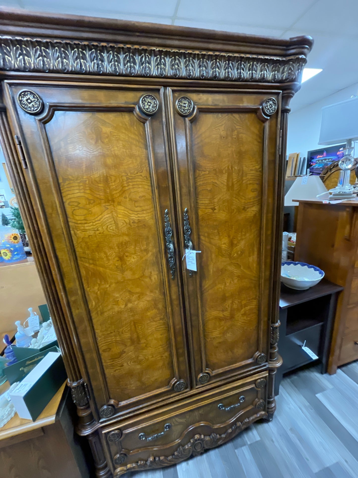 ARMOIRE