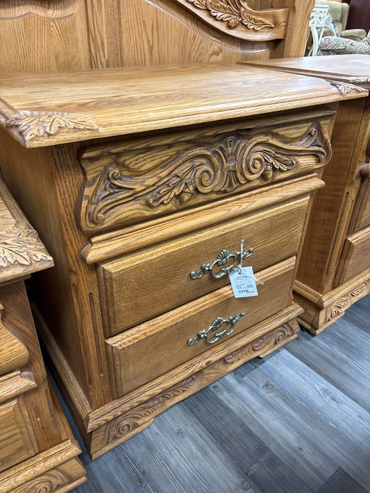 NIGHTSTANDS