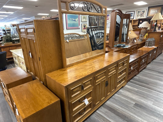 DRESSER WITH MIRROR