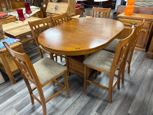 TABLE/CHAIRS