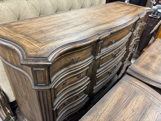 DRESSERS