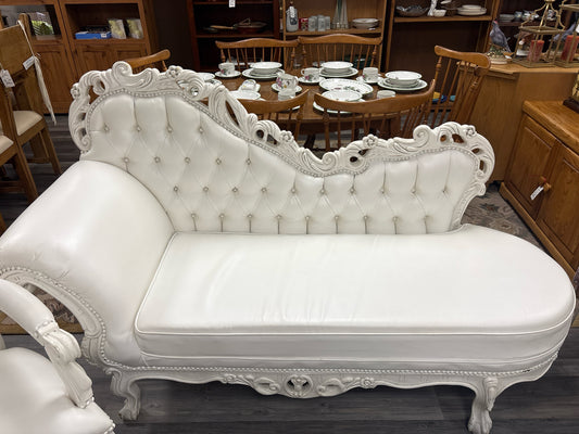 CHAISE