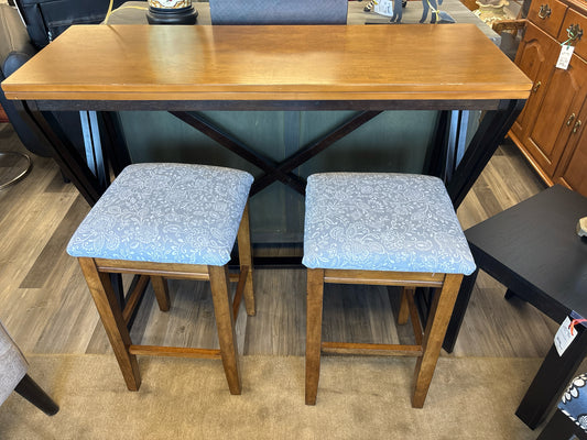 TABLE/CHAIRS