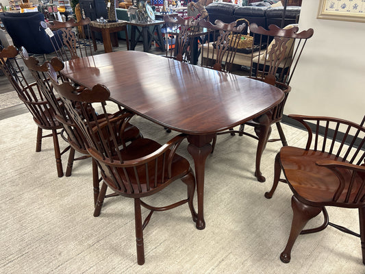 TABLE/CHAIRS