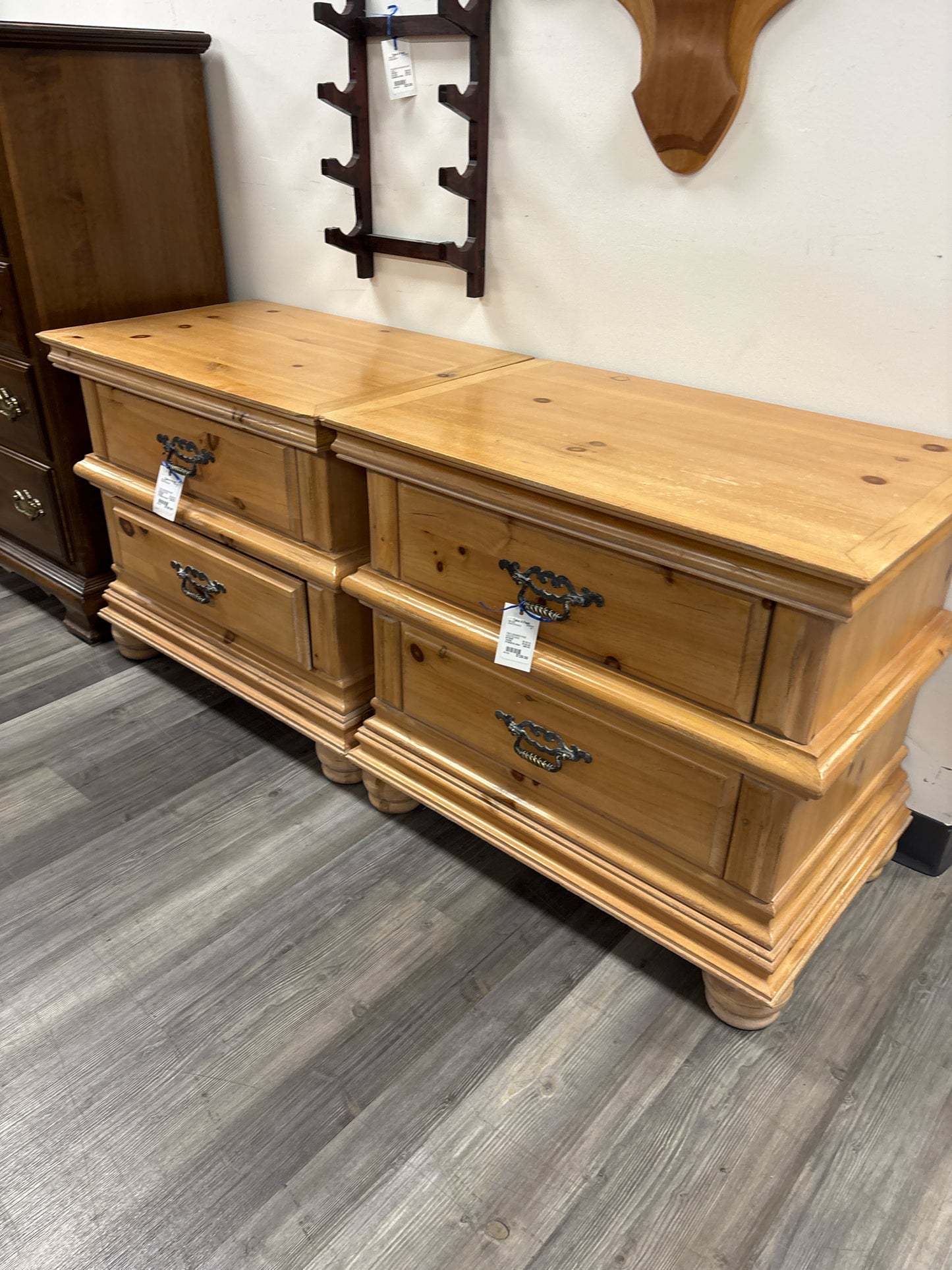 NIGHTSTANDS