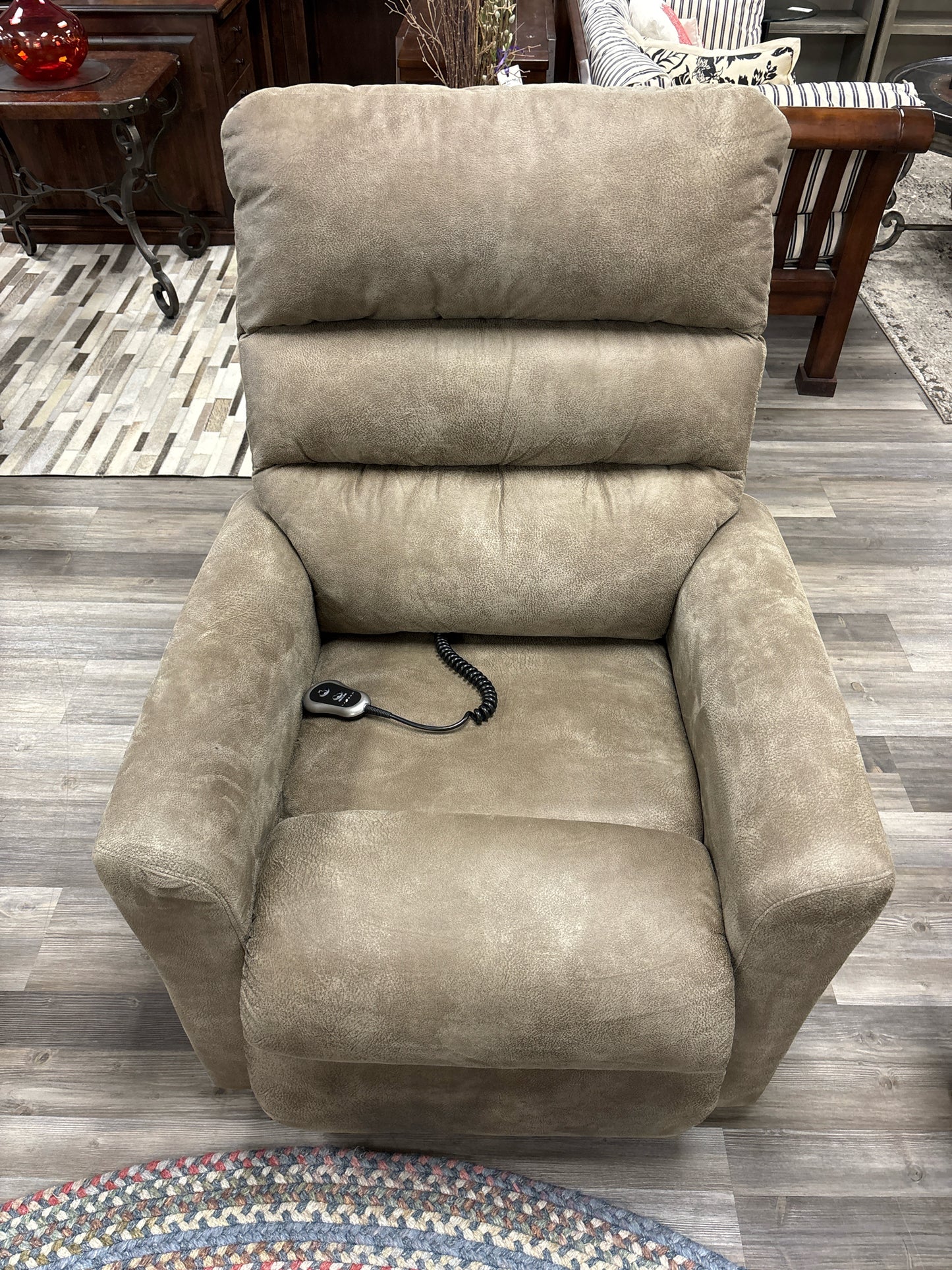 RECLINER