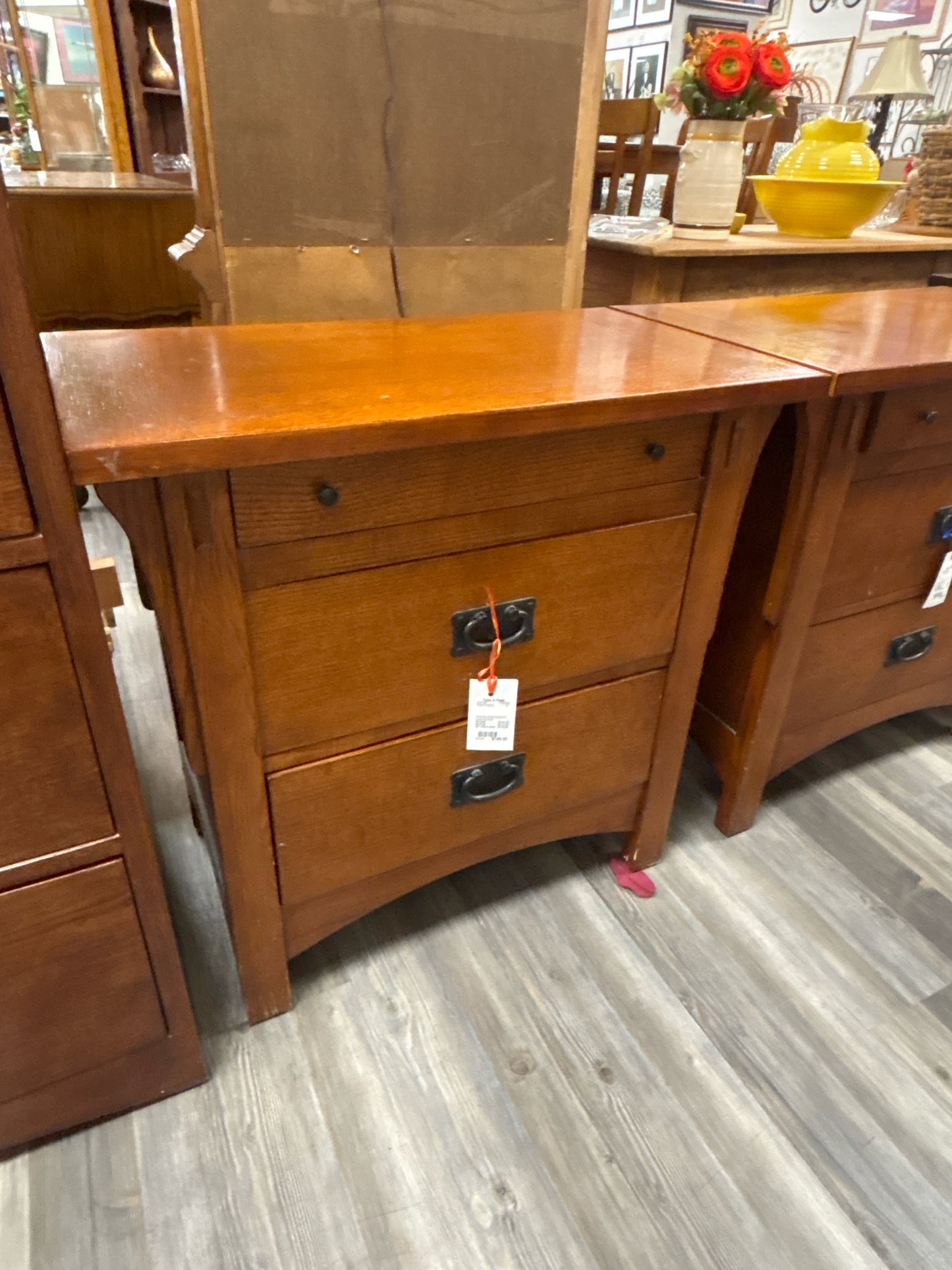 NIGHTSTANDS