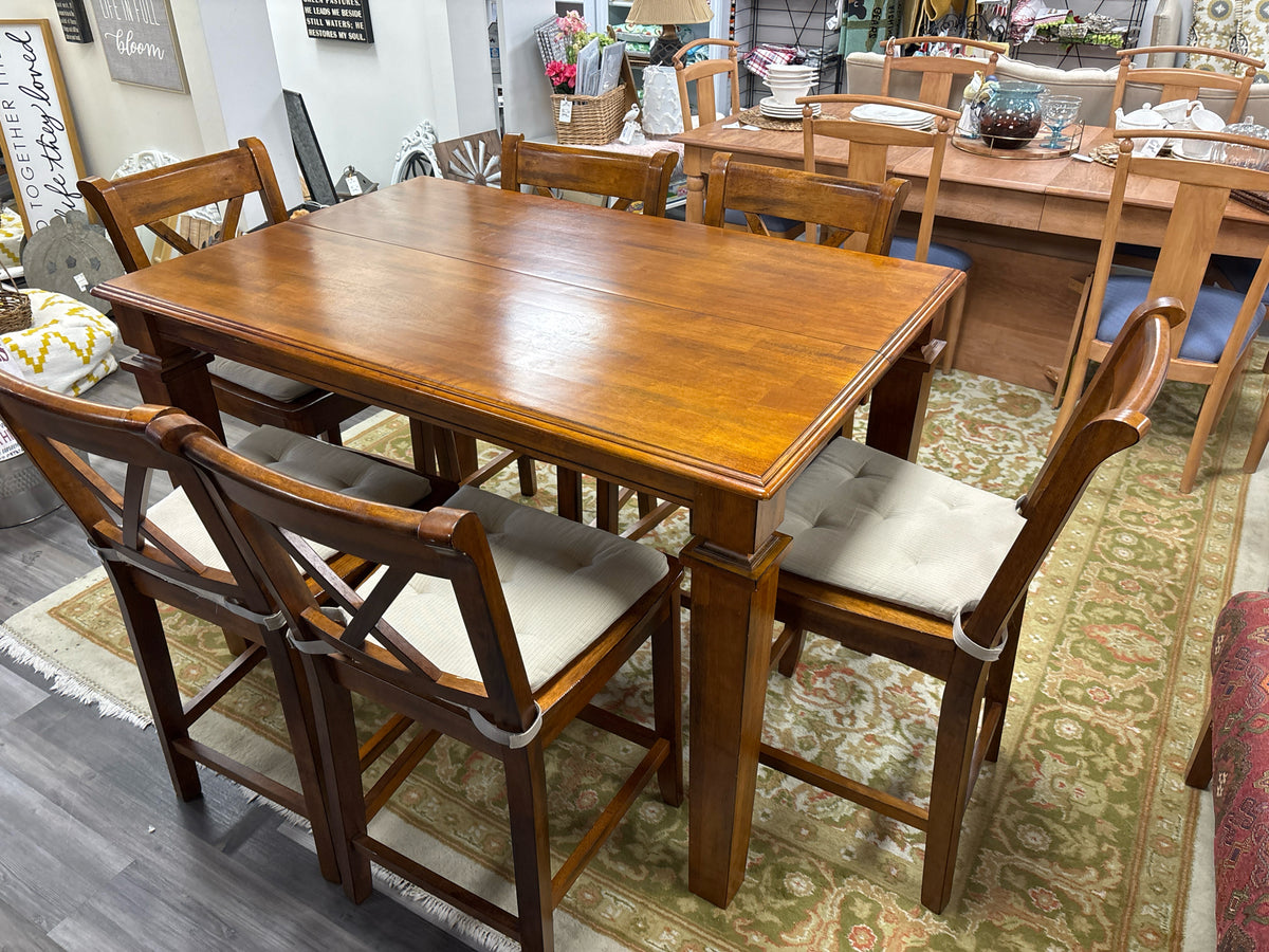 TABLE/CHAIRS