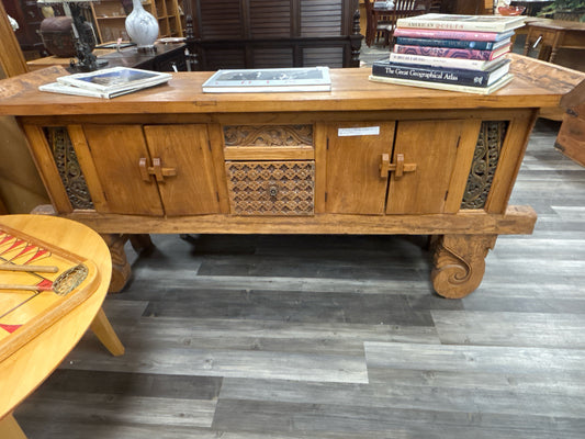 SIDEBOARD