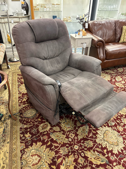 RECLINER