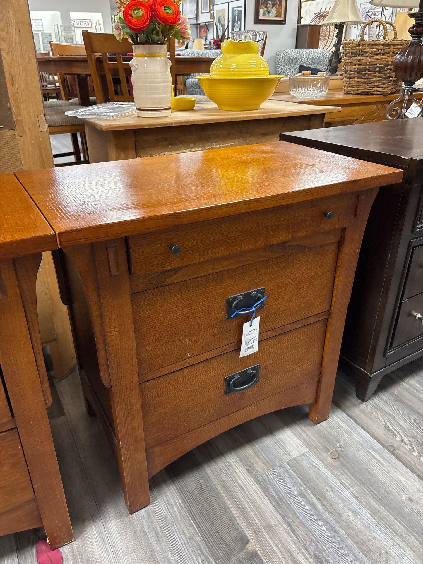 NIGHTSTANDS