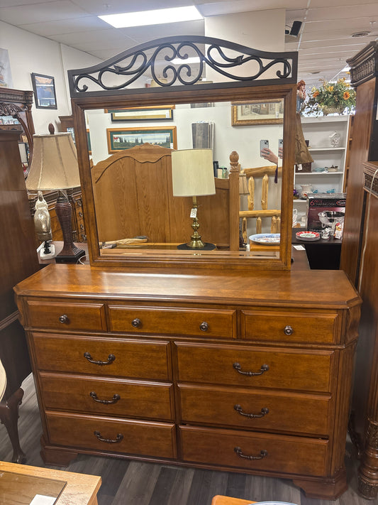 DRESSER WITH MIRROR