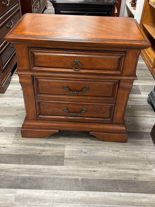 NIGHTSTANDS