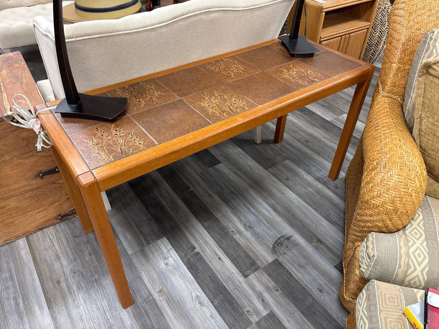 SOFA TABLE