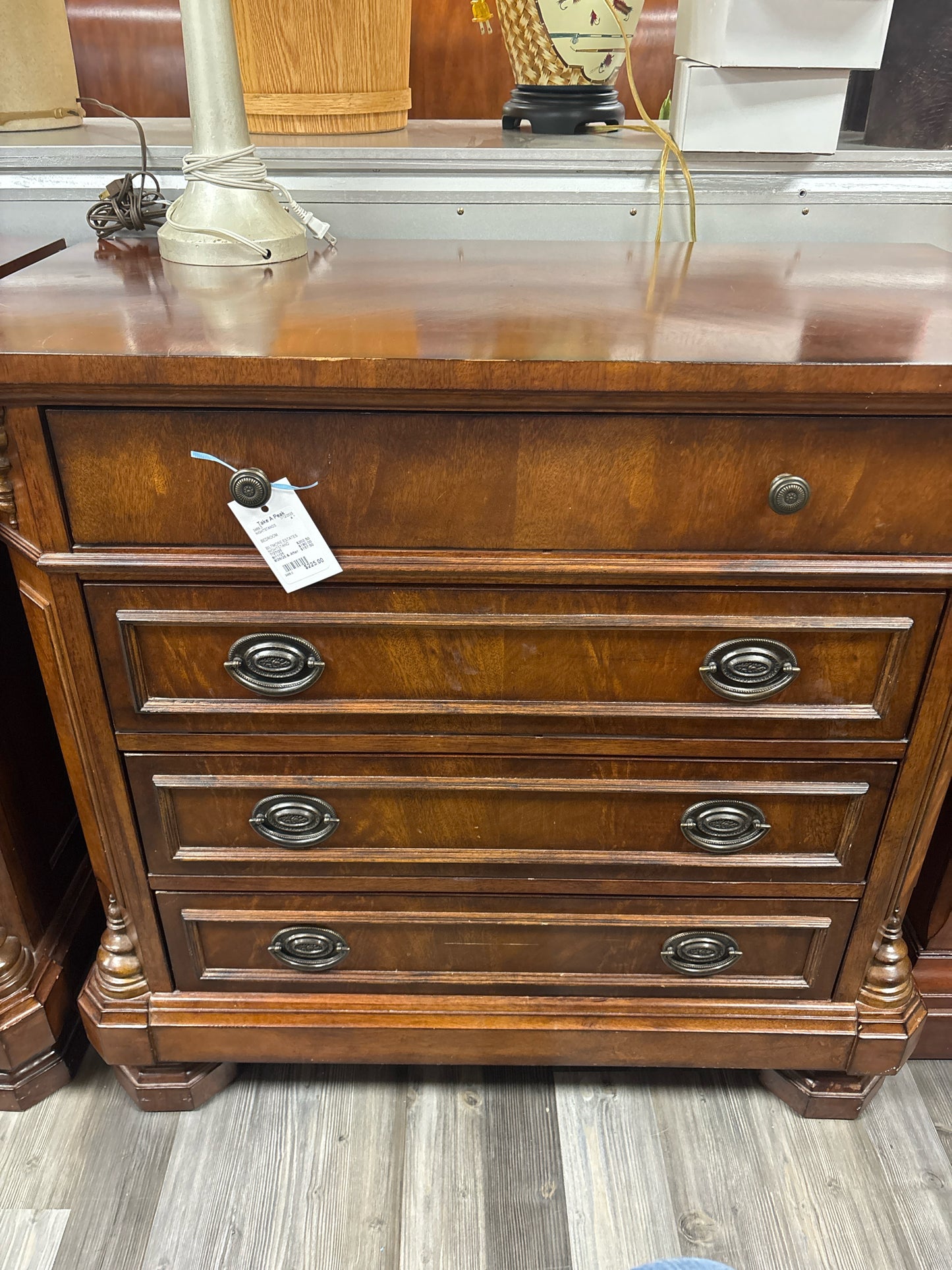 NIGHTSTANDS