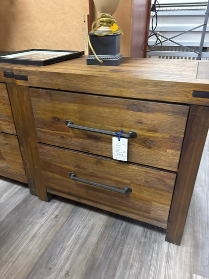 NIGHTSTANDS