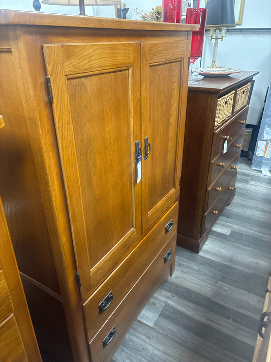 ARMOIRE