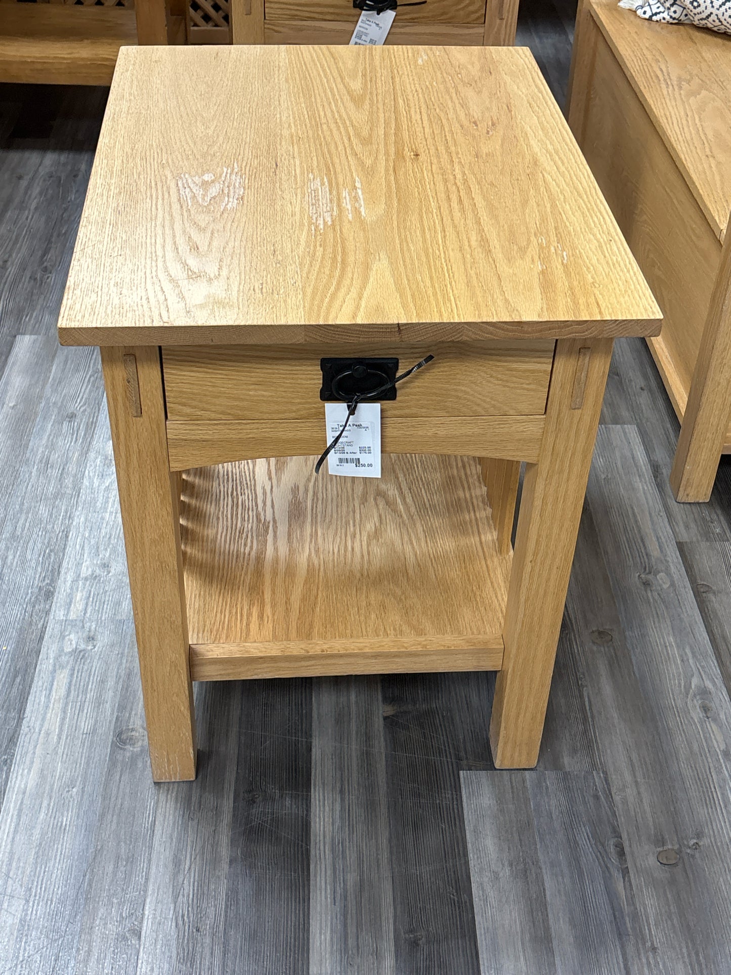 NIGHTSTANDS