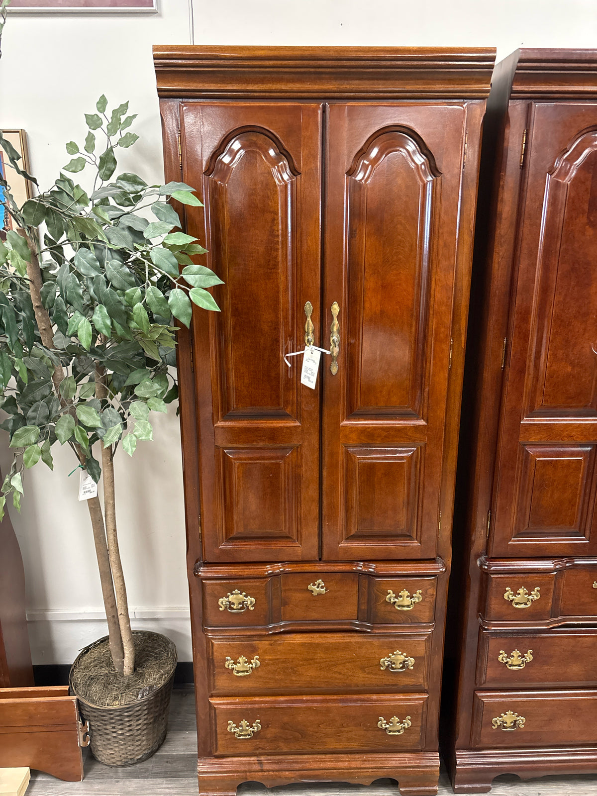 ARMOIRE