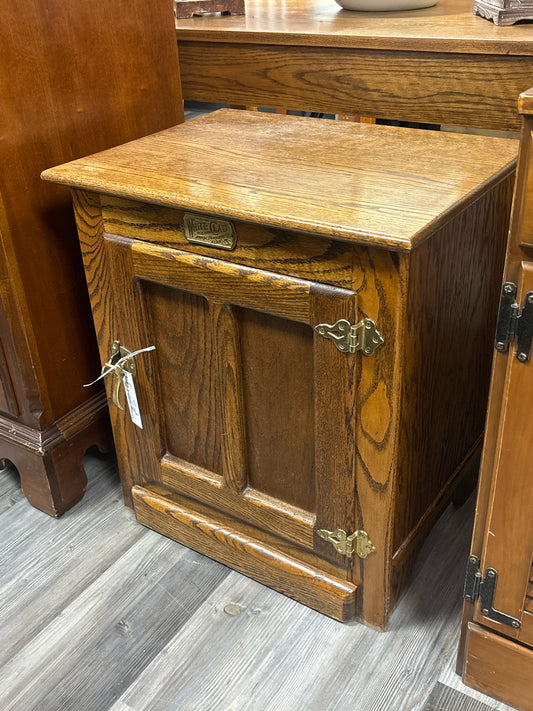 NIGHTSTANDS
