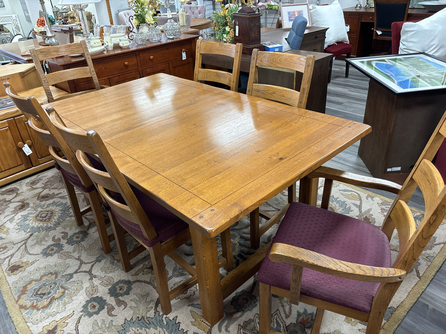 TABLE/CHAIRS