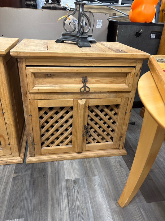 NIGHTSTANDS