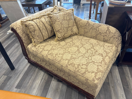 CHAISE