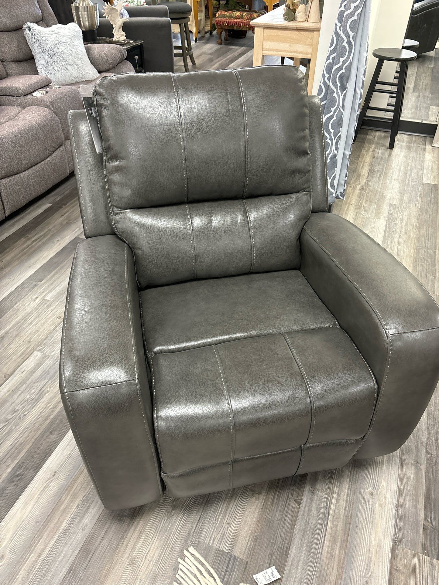 RECLINER