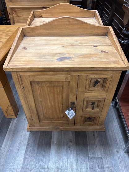 NIGHTSTANDS