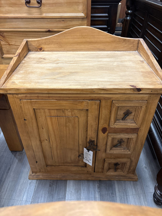 NIGHTSTANDS