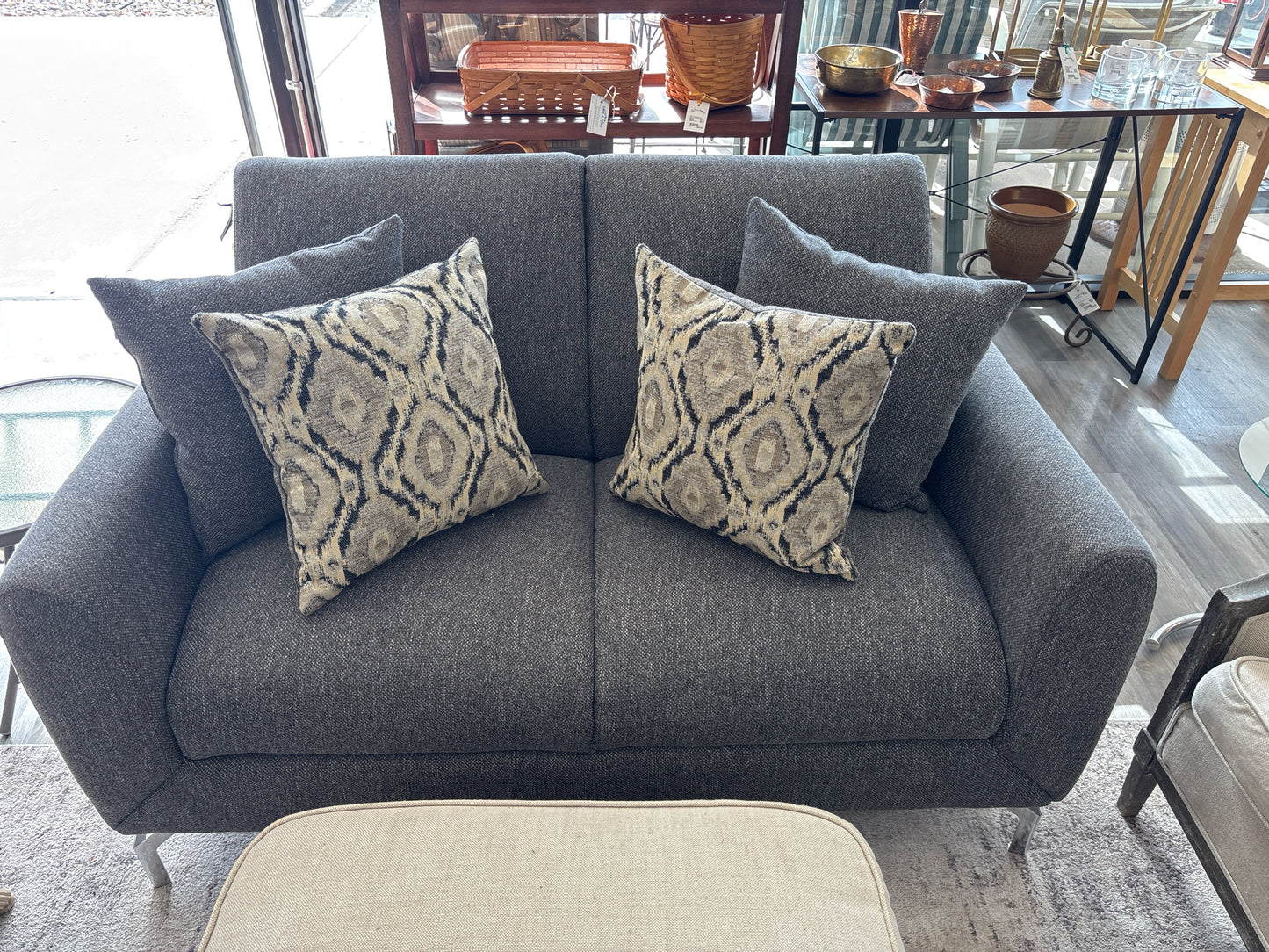 LOVESEAT