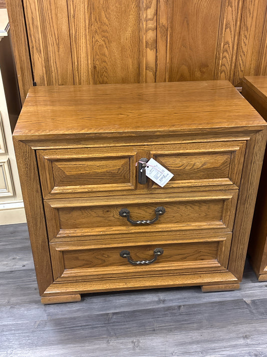 NIGHTSTANDS