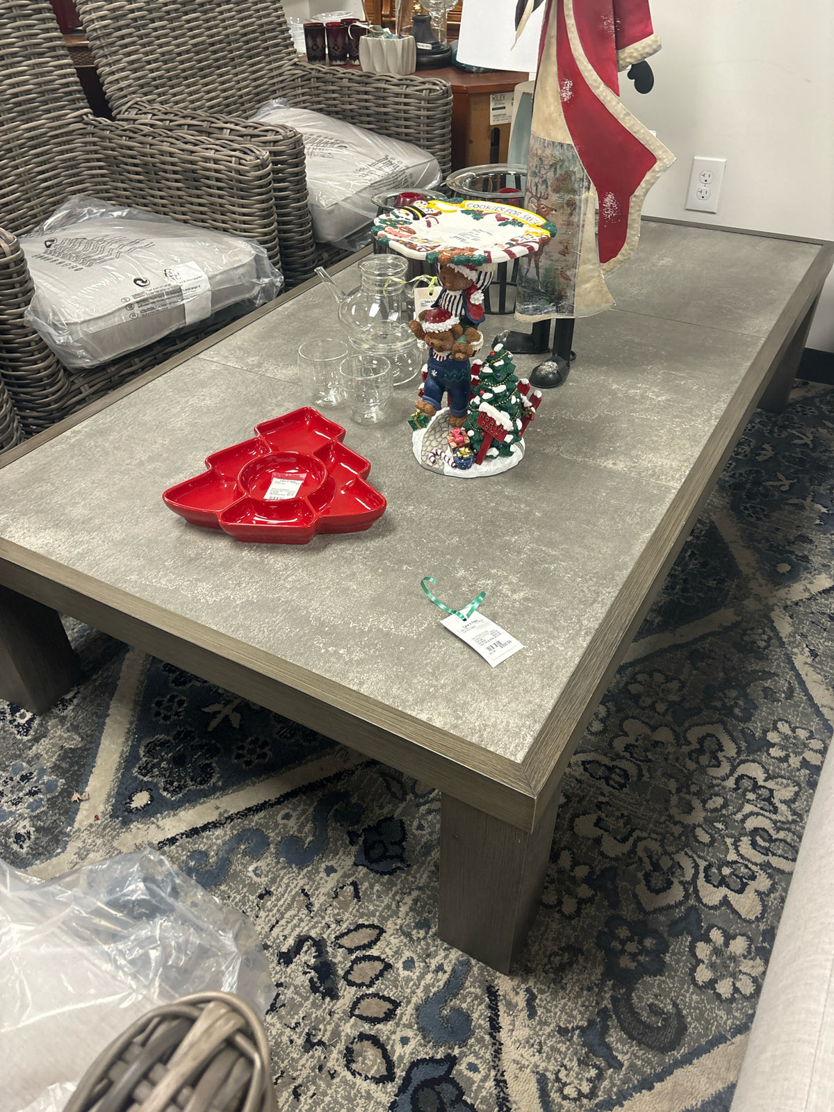 Consignment Coffee COFFEE TABLE – Take A Peak Consignment