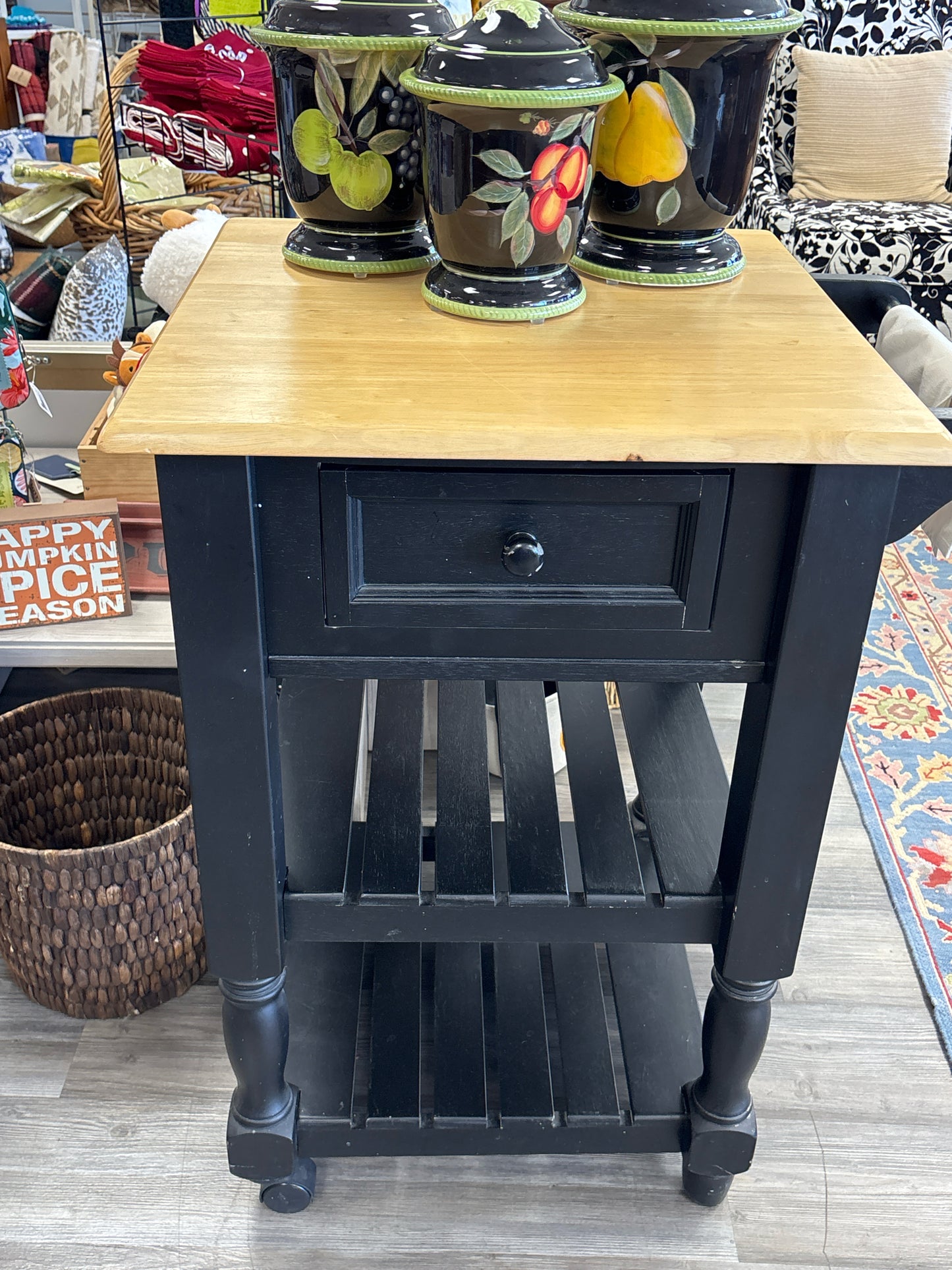KITCHEN ISLAND